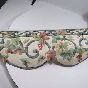 Vintage-Style Floral Ivy Wallpaper BOARDER – Neutral Cream with Green & Burgundy